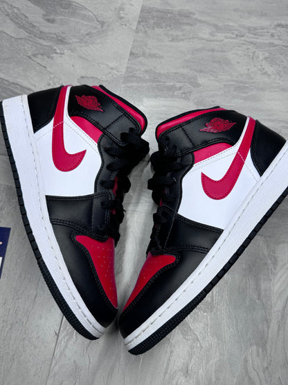 Jordan 1 Mid Fire Red UK5