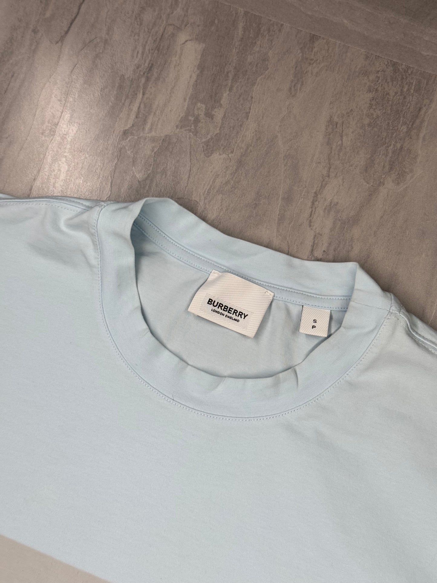 Burberry T-Shirt Small